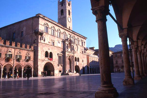 Piazza del Popolo ad Ascoli